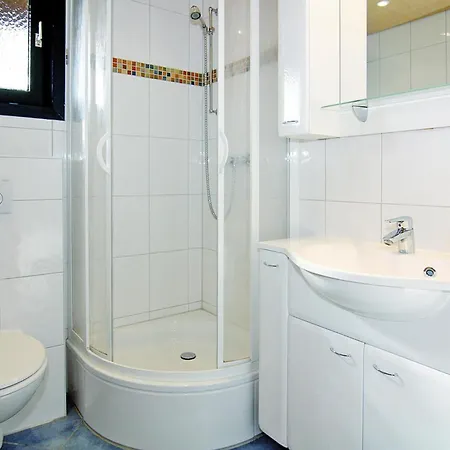 Blockhaus, Damp, Cleaning Included Damp
